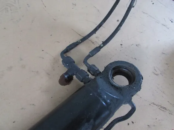 Atuador Bomba Elevação Cabina Scania OEM - Usado image 7