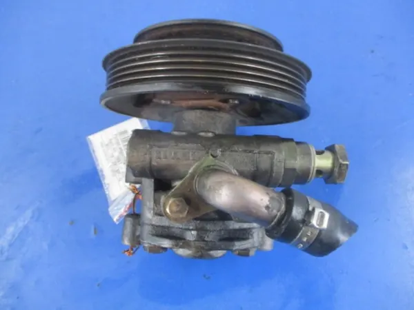 AUDI A4 B5 1.8 125KM Power Steering Pump KYB 8D0145156L image 4