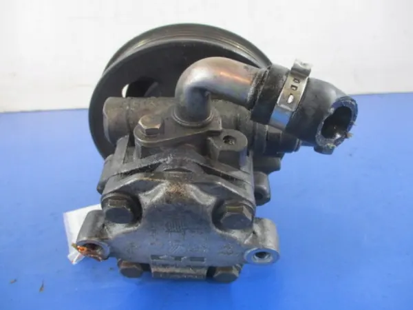 AUDI A4 B5 1.8 125KM Power Steering Pump KYB 8D0145156L image 5