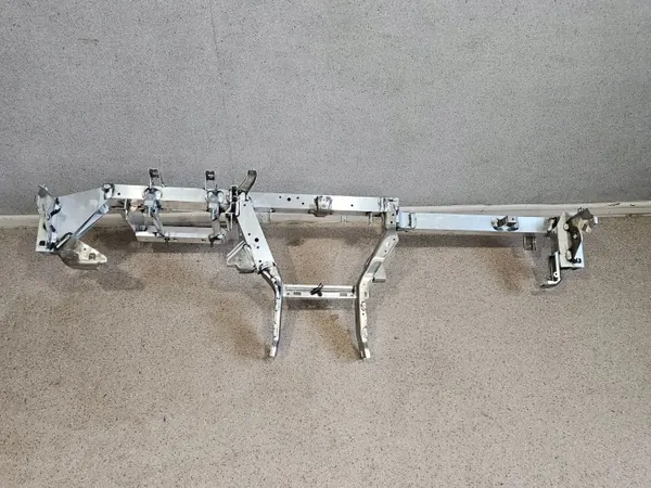 Porsche Taycan Dashboardframe OEM 9J1857011 image 2