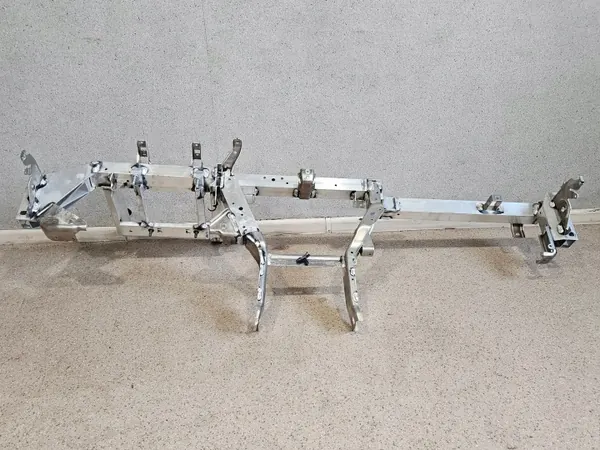 Porsche Taycan Dashboardframe OEM 9J1857011 image 5
