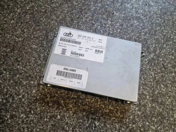 VW Versterker OEM 8E0035593E voor JETTA III 2.5L image 2