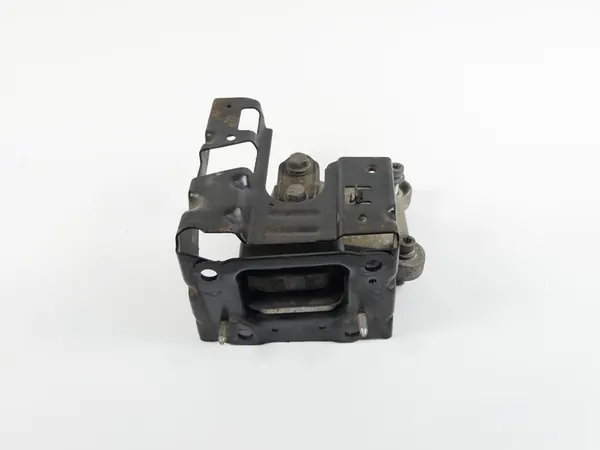 Moottorin kiinnitys alhaalla ylhäällä Citroen C3 Picasso 1.6 E-Hdi image 2