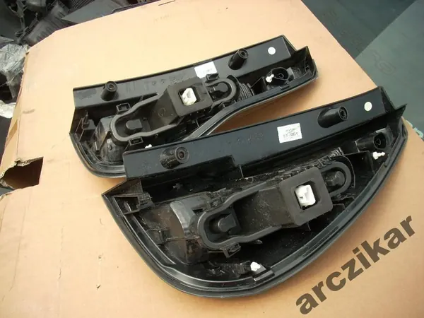 Luz trasera izquierda Renault Scenic III Lift 2012> image 3