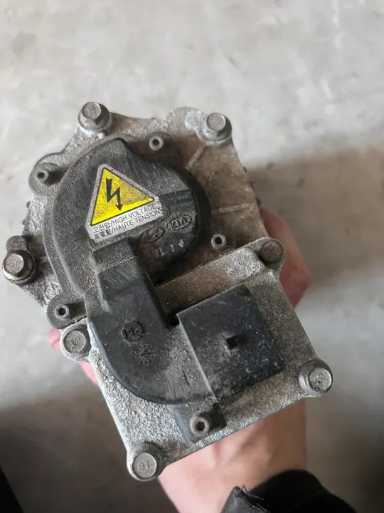 Kia Hydrauliikkaöljypumppu OEM 03-35-20008 - Käytetty image 4