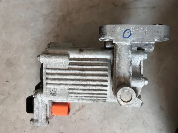 Kia Hydrauliikkaöljypumppu OEM 03-35-20008 - Käytetty image 6