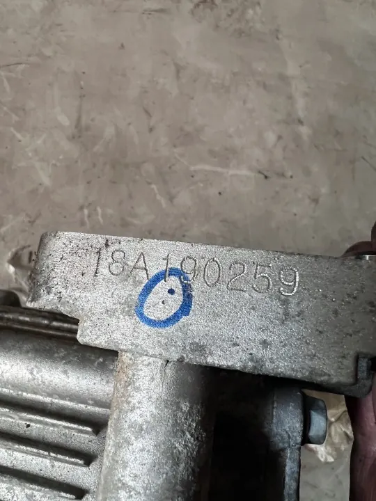 Kia Hydrauliikkaöljypumppu OEM 03-35-20008 - Käytetty image 9