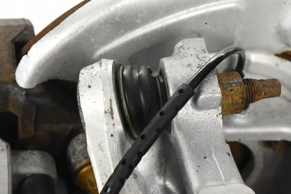 Snodo posteriore sinistro BMW X5 F15 X6 F16 OEM 6877217 image 5