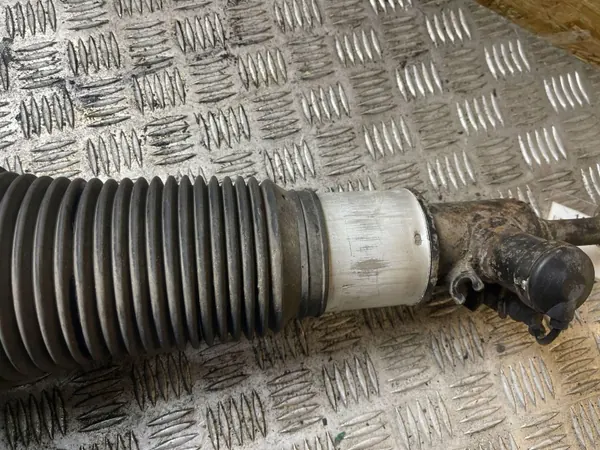 Audi A6 C6 Etu vasen ilmaiskutin OEM R308611305 image 4