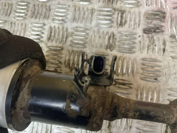 Audi A6 C6 Etu vasen ilmaiskutin OEM R308611305 image 5