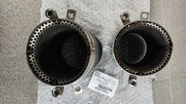 Punta de escape Aston Martin Vanquish OEM CD33-5K238-BB image 4