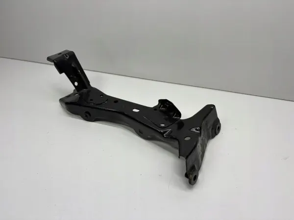 Audi A3 8V fram höger stänkskärmsfäste OEM 8V0821136A image 2