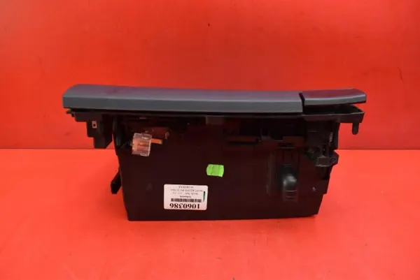 OEM 5L1857103 Passagerarhandskfack Skoda Yeti image 4