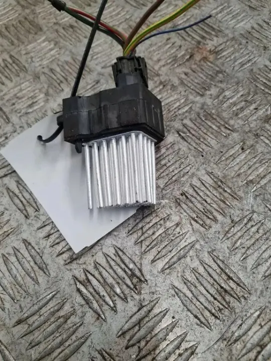 BMW Verwarmingsventilatorrelais OEM 2002275 X5 E53 3.0L image 3