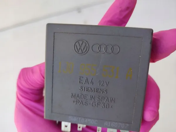 Pyyhkijärele SKODA SUPERB I LIFT Käytetty OEM 1J0955531A image 4