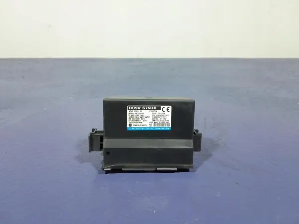 Actuador de Cierre Central Mazda 6 III GJ OEM D09V675U0 image 2