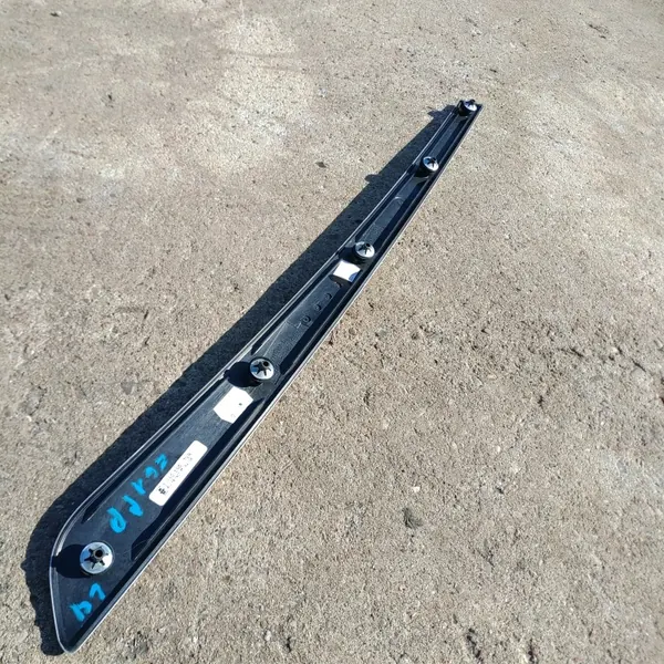 BMW E60 E61 Moldura Porta Dianteira Direita OEM 1360190 image 3