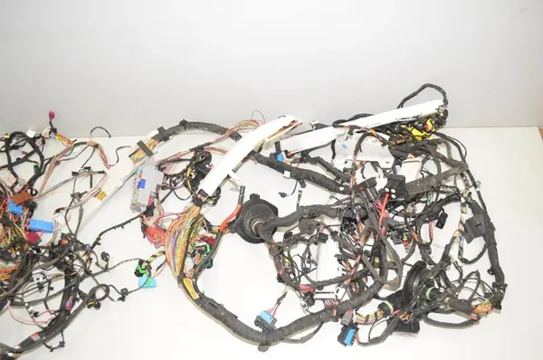 BMW 3 Touring Kaapeli 2.0L 140kw 2020 OEM 6499200 image 3