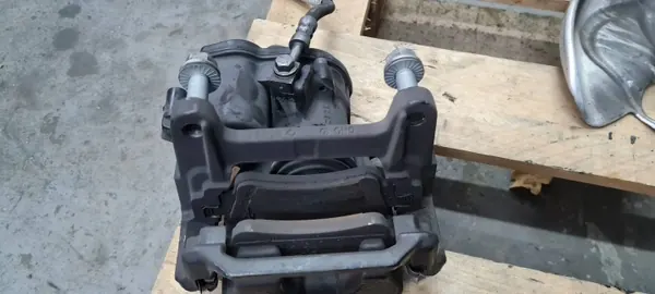 Jarrukokonaisuus Audi S5 8W taka OEM 8W0615403N image 9