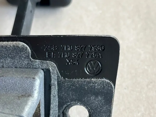 Achterdeurstopper Links VW T5 T6 7H0827793G image 3