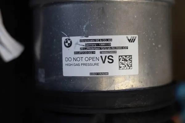 Amortiguador delantero derecho BMW G70 6892586 image 5