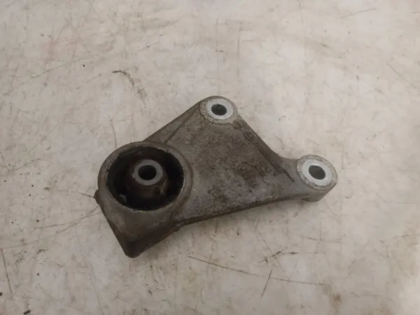 Mazda CX-5 II taka-akselituki vasen S5209 OEM image 2