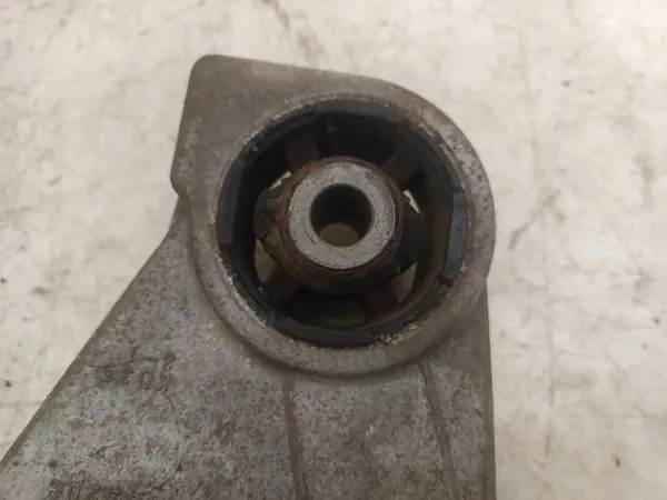 Mazda CX-5 II taka-akselituki vasen S5209 OEM image 3