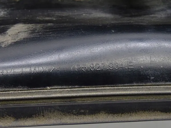 Spoiler de portón Porsche OEM 7P5827934E - Usado image 8