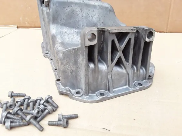 Carter d'huile avec capteur OEM 03C103603T VW Touran II image 6