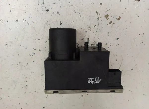 Keskitulppapumppu OEM 8L0862257 Audi A3:lle image 2