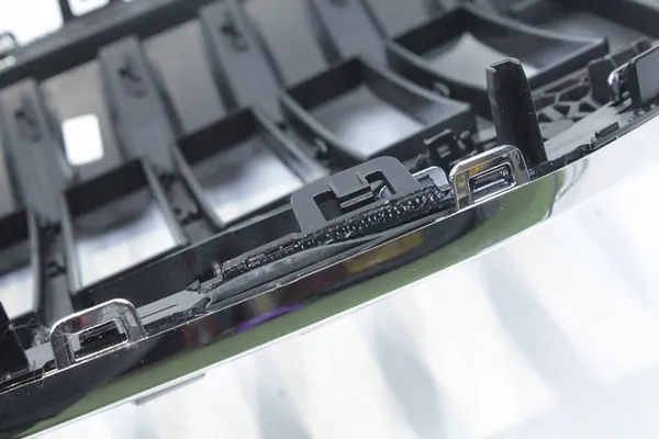 Grade Cromada BMW G70 ICAM Iconic Glow 5A013E0 image 4