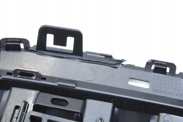 Grade Cromada BMW G70 ICAM Iconic Glow 5A013E0 image 6