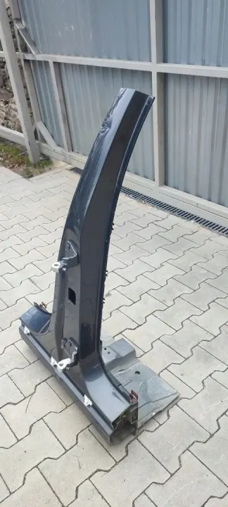 Mercedes W205 Vasen pylväs OEM SŁUPEK LEWY 755 image 3