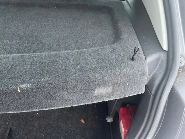 Kofferbakplank VW GOLF V HB PÓŁKA BAGAŻNIKA OEM - Gebruikt image 6