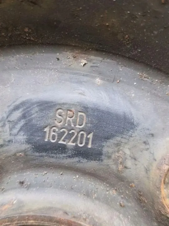 OEM 8D0601027A Fram höger stötdämparfäste - Skoda image 8