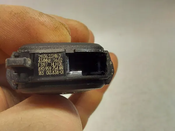 Télécommande Audi Q4 E-TRON OEM 8Y0959754 - Occasion image 3