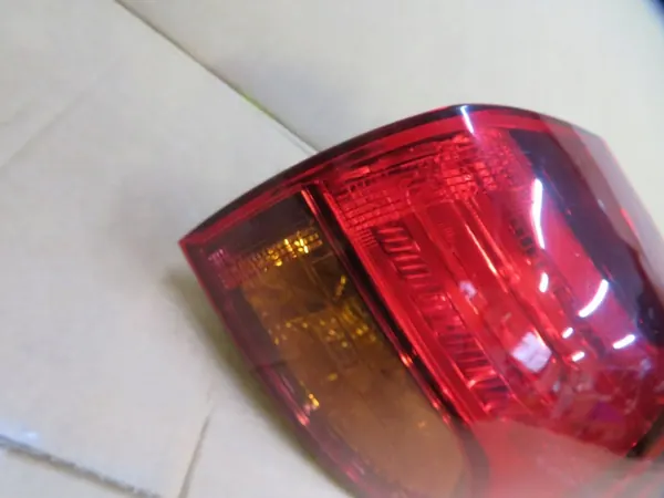 HYUNDAI TUCSON III LUZ TRASERA DERECHA NUEVA OEM 92402D7500 image 3