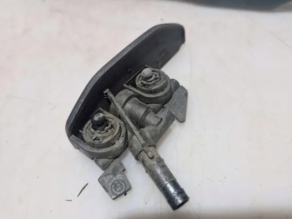 OEM 8256179 BMW E46 Strålkastartvättslock Vänster image 2