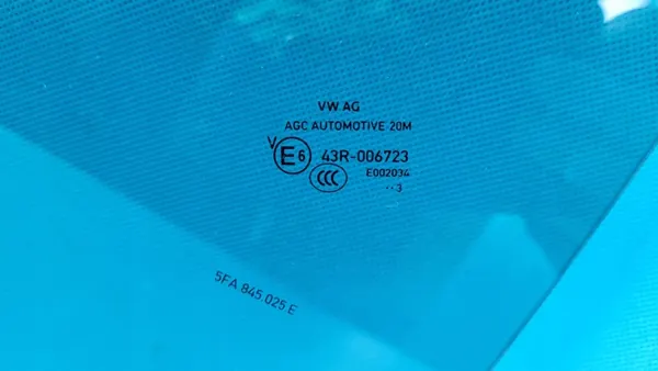 Vitre latérale gauche arrière CUPRA LEON 23r OEM 5FA845025E image 4
