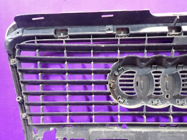 Audi A6 C6 grill-emblem OEM Zawada-282167- Begagnad image 7