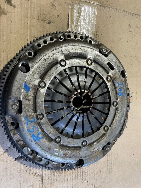 Embreagem VW AUDI SKODA 1.0 TFSI 04C105266E image 2