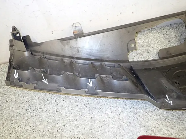 Nissan Note (E11) 2006 Front Bumper Grill OEM 623109U000 image 7