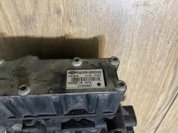 Válvula ECAS OEM 21083657 para Renault/Volvo image 6