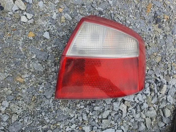 Audi A4 B6 Luz Trasera Derecha Depo image 2