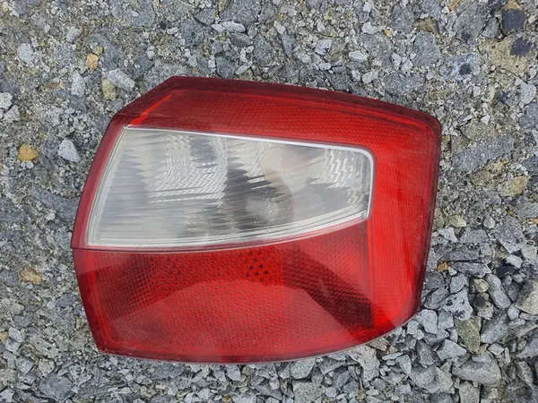 Audi A4 B6 Luz Trasera Derecha Depo image 3