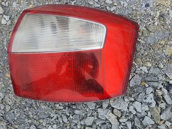 Audi A4 B6 Luz Trasera Derecha Depo image 4