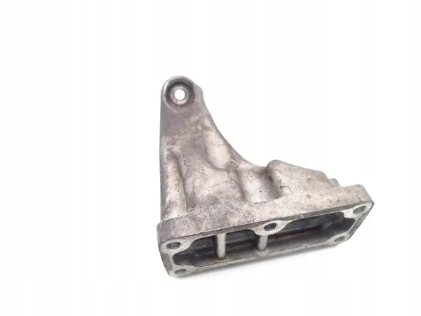 Maserati moottorin kiinnike OEM 199850 Quattroporte 4.2L image 3