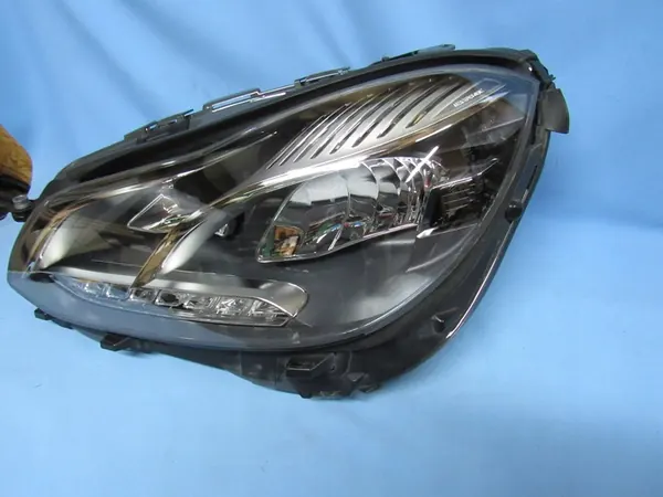 Linker Mercedes W212 Lift LED Europa1 image 3