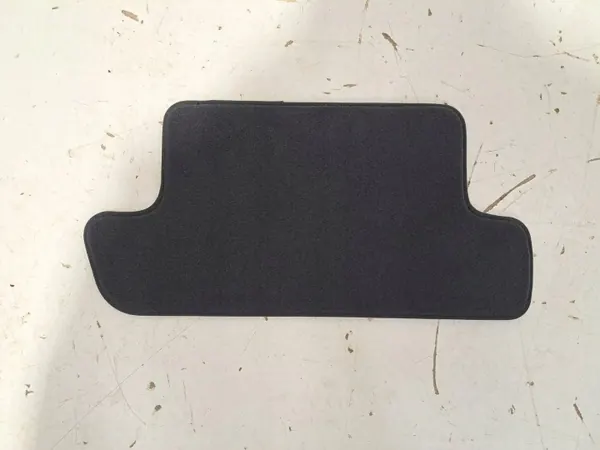 Tapis auto BMW M8 OEM 8094389 - État utilisé image 6