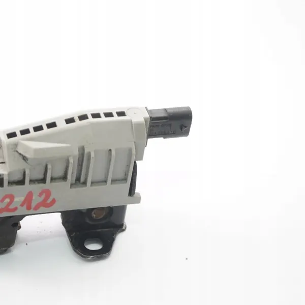 Cerradura capó Mercedes W212 OEM A2128800160 - Usado image 3